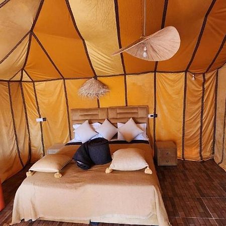 Готель Sahara Elegance Camp Мерзуга Екстер'єр фото