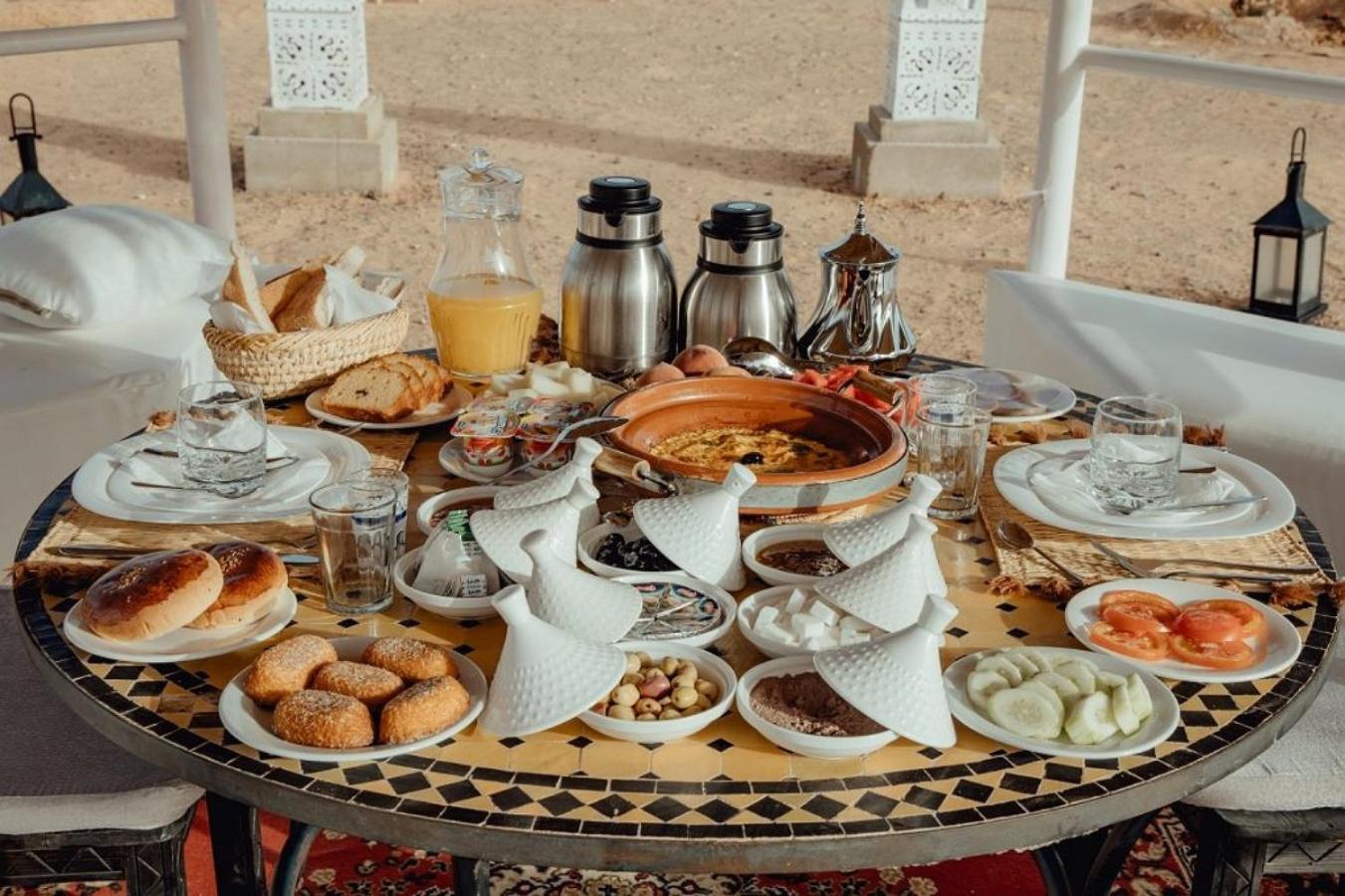 Готель Sahara Elegance Camp Мерзуга Екстер'єр фото