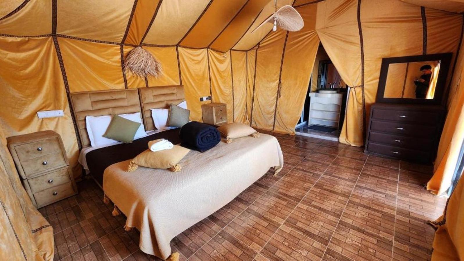 Готель Sahara Elegance Camp Мерзуга Екстер'єр фото